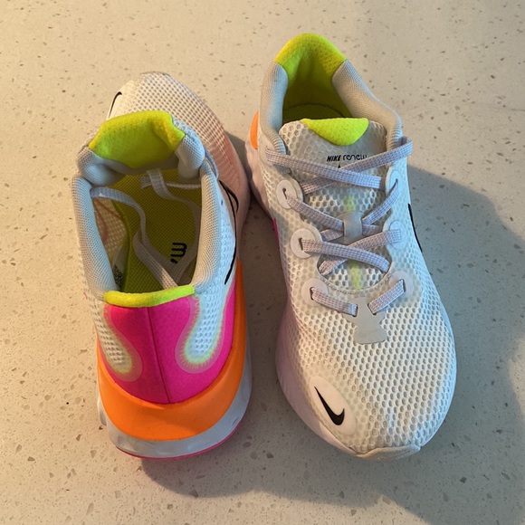 Nike Renew Running Shoes - Picture 6 of 6